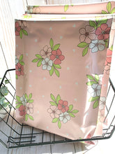 Load image into Gallery viewer, Sweet Floral Mailers 10 x 13"